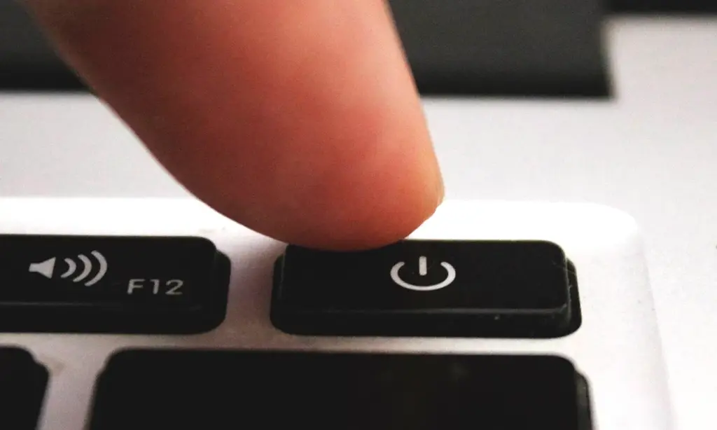 Si tu equipo no enciende, lo reparamos en pocas horas